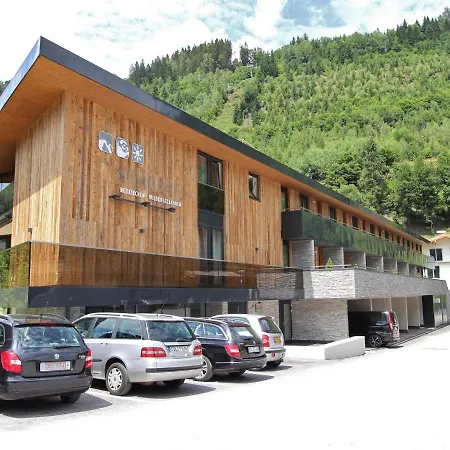 Apartamento With Balcony And Access To The Sauna Neukirchen am Großvenediger