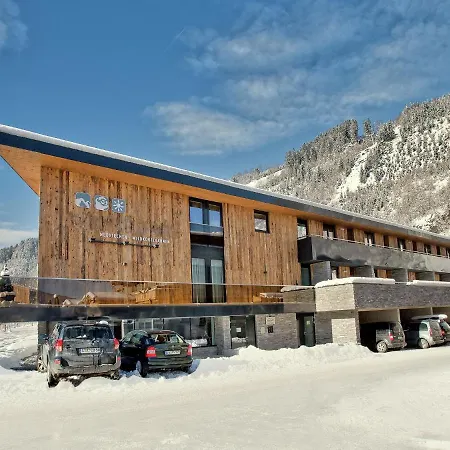 With Balcony And Access To The Sauna Neukirchen am Großvenediger