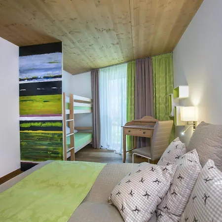 With Balcony And Access To The Sauna * Neukirchen am Großvenediger